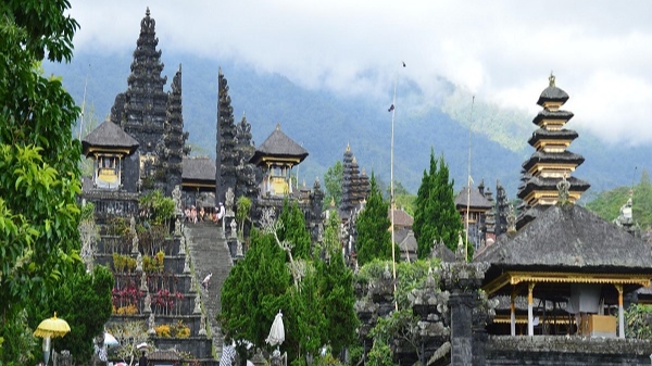 Bali: Besakih Great Temple & Penglipuran Village Day Tour